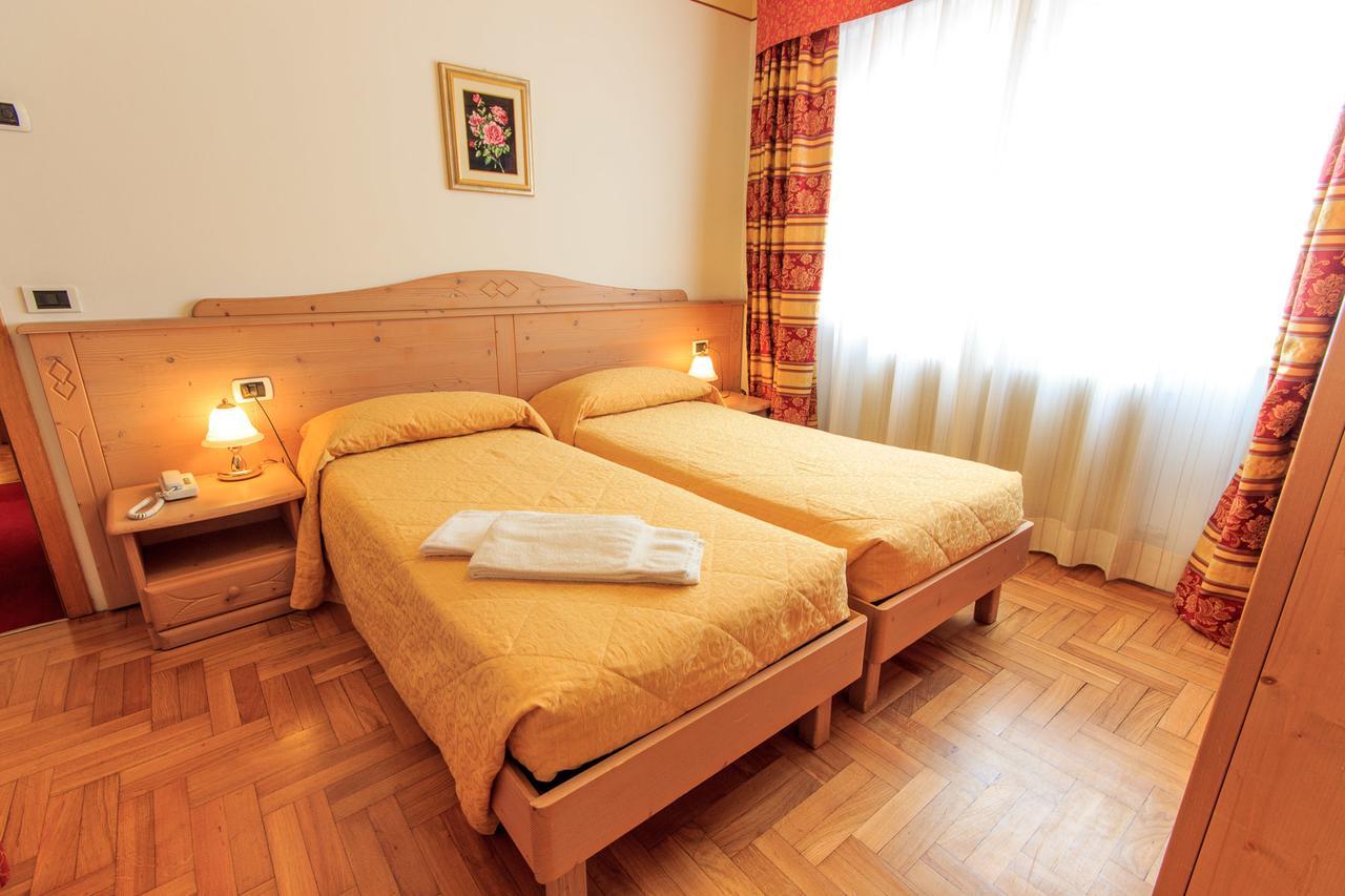 Hotel Majorka Andalo Buitenkant foto