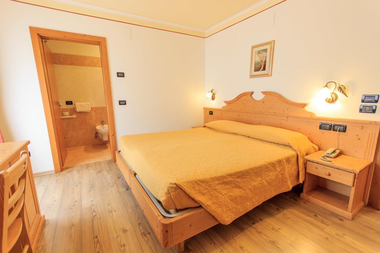 Hotel Majorka Andalo Buitenkant foto