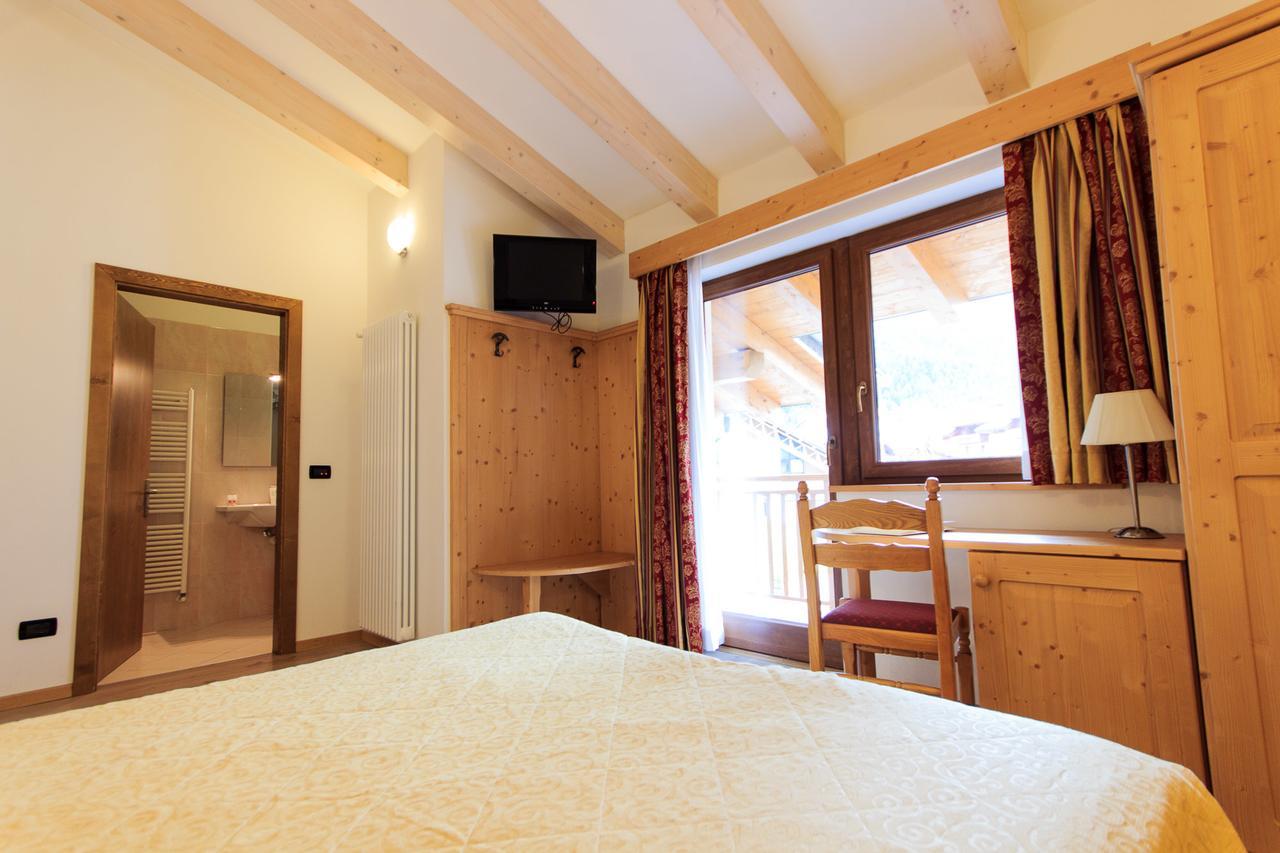 Hotel Majorka Andalo Buitenkant foto