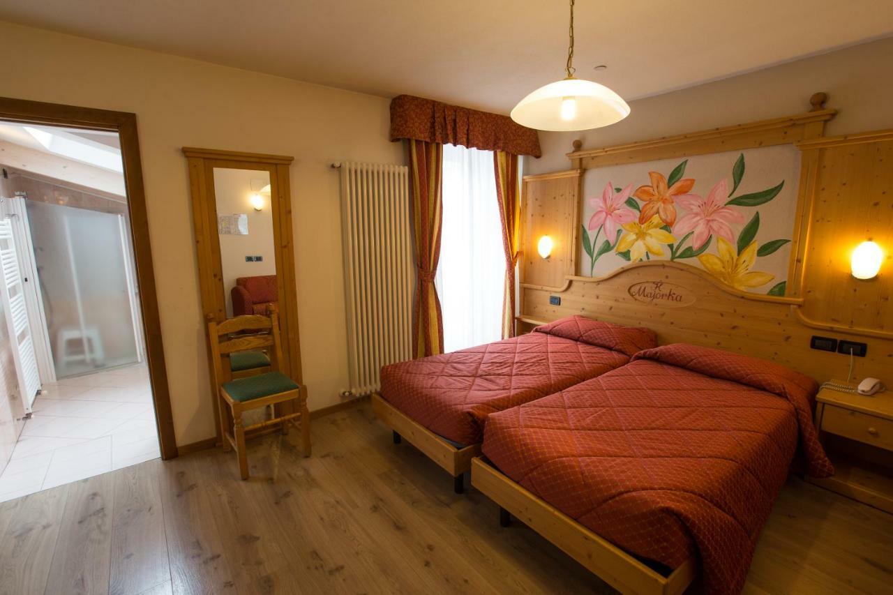 Hotel Majorka Andalo Buitenkant foto
